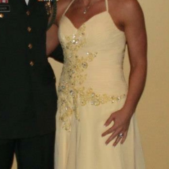 Formal dress/ball gown - Picture 6 of 7